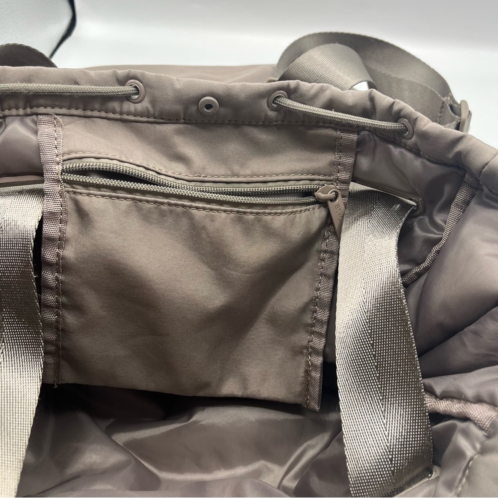 Beyond Yoga Convertible Gym Bag Backpack In Birch Gray - Picture 7 of 10